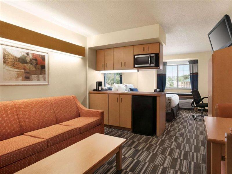 Microtel Inn & Suites By Wyndham Culpeper Buitenkant foto