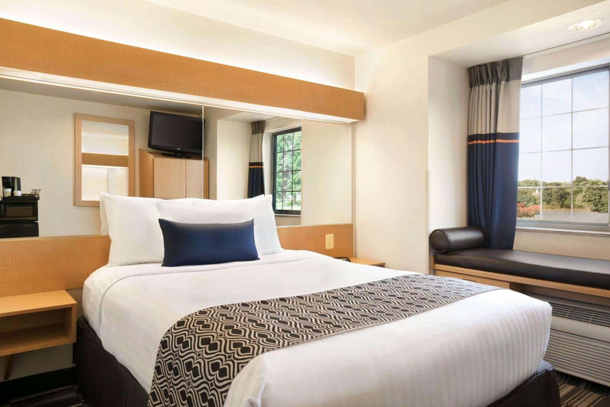 Microtel Inn & Suites By Wyndham Culpeper Buitenkant foto